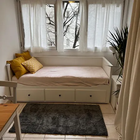 Equipe 20e Apartment